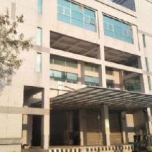 前山2400平带行车6米高厂房~仅租14元每平