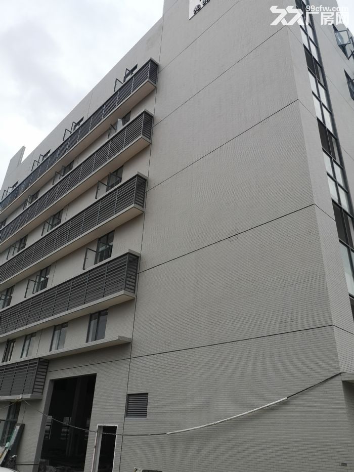 珠海高新区全新厂房招租，每层3600平，可分租，配套齐全